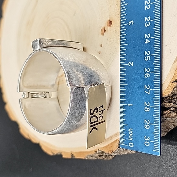 NWT THE SAK Gorgeous Silver and Black Fashion Statement Bangle Bracelet. - Picture 6 of 8